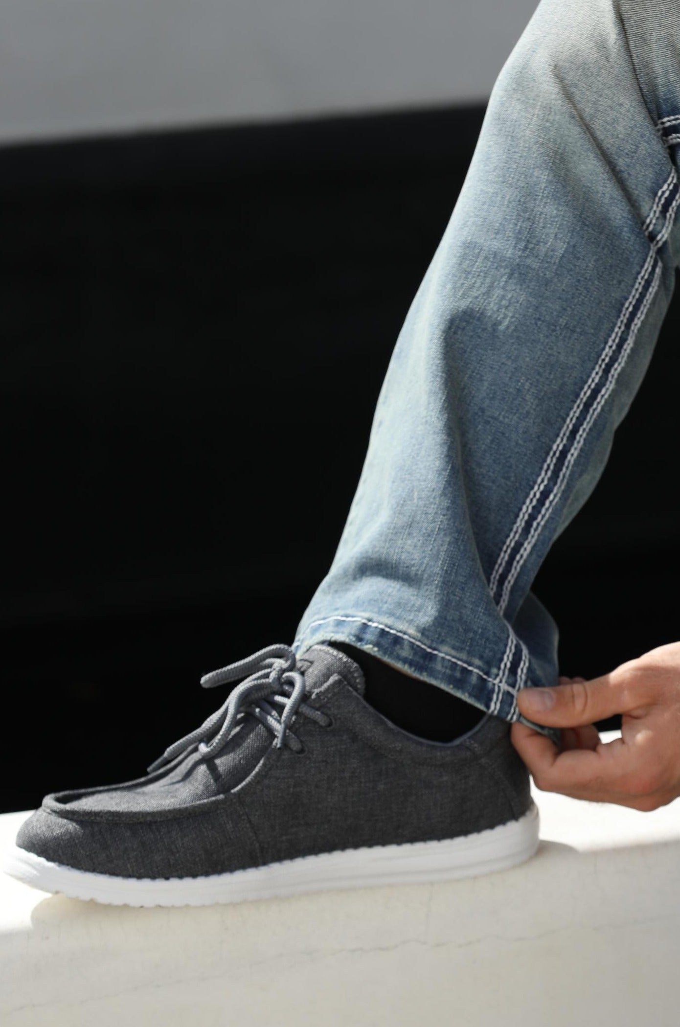 Mens Lightweight Heather Canvas Sneaker