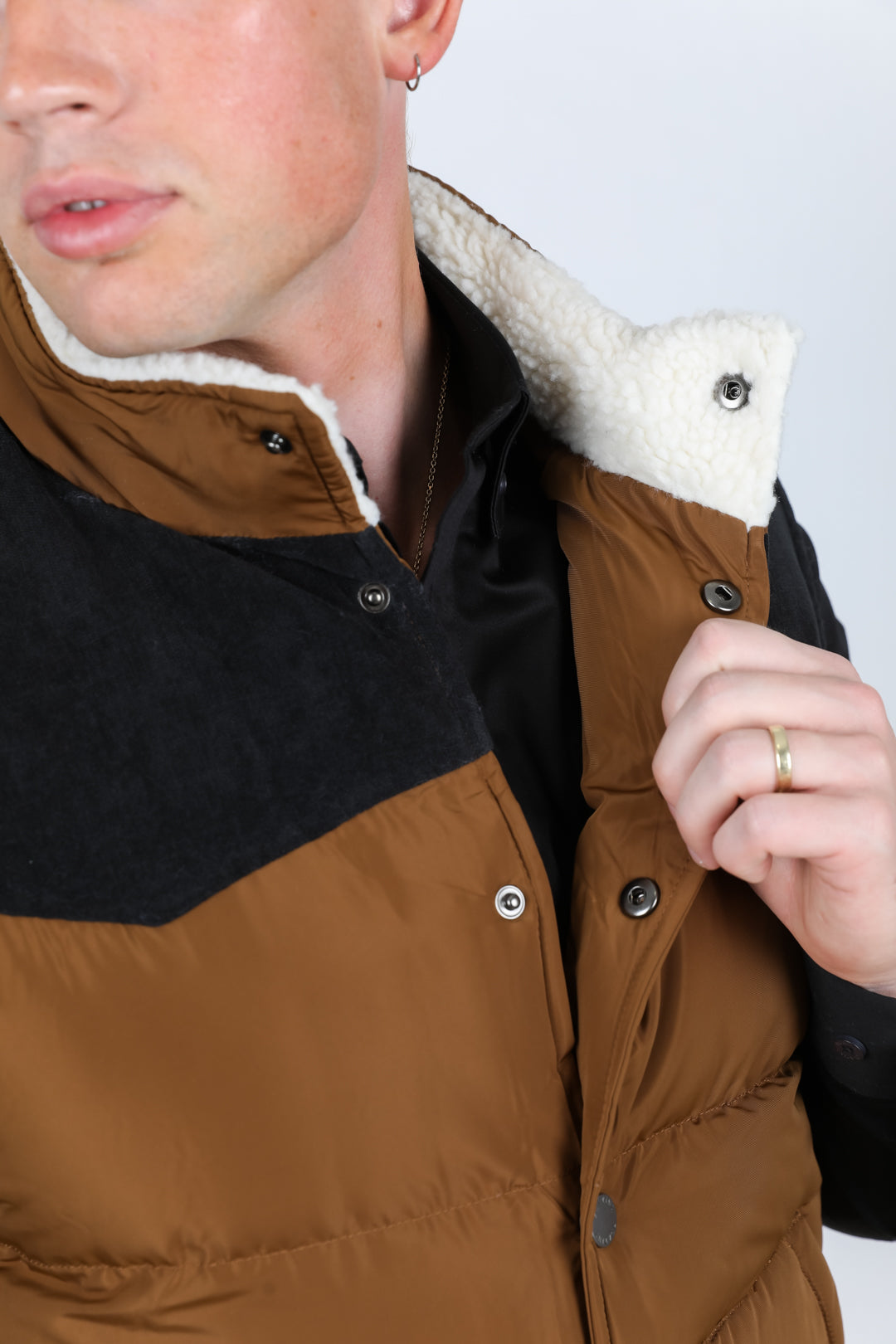 Men's Fur Lined Quilted Puffer Vest - Camel