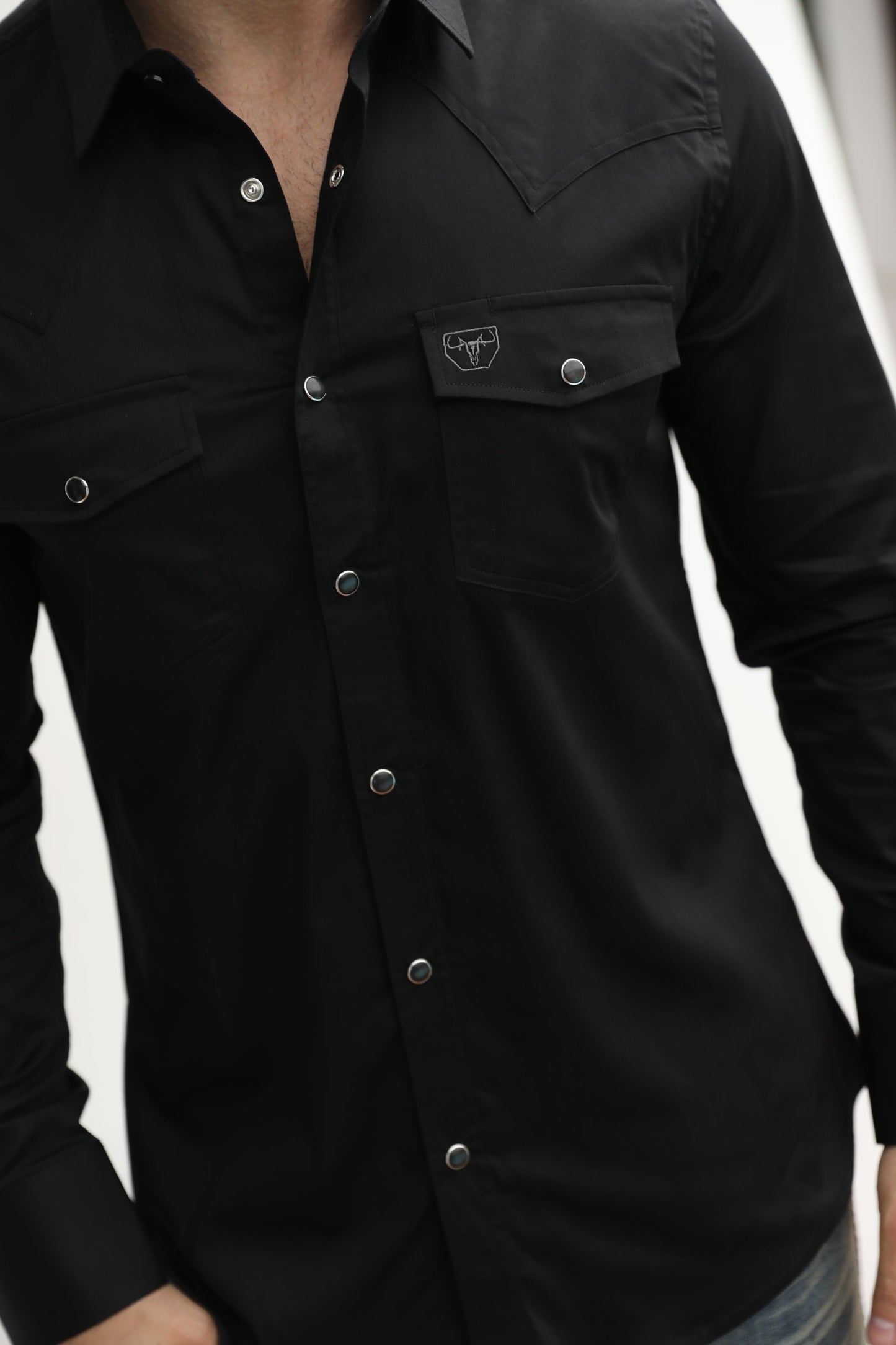 Men's Modern Fit Solid Black Dress Shirt