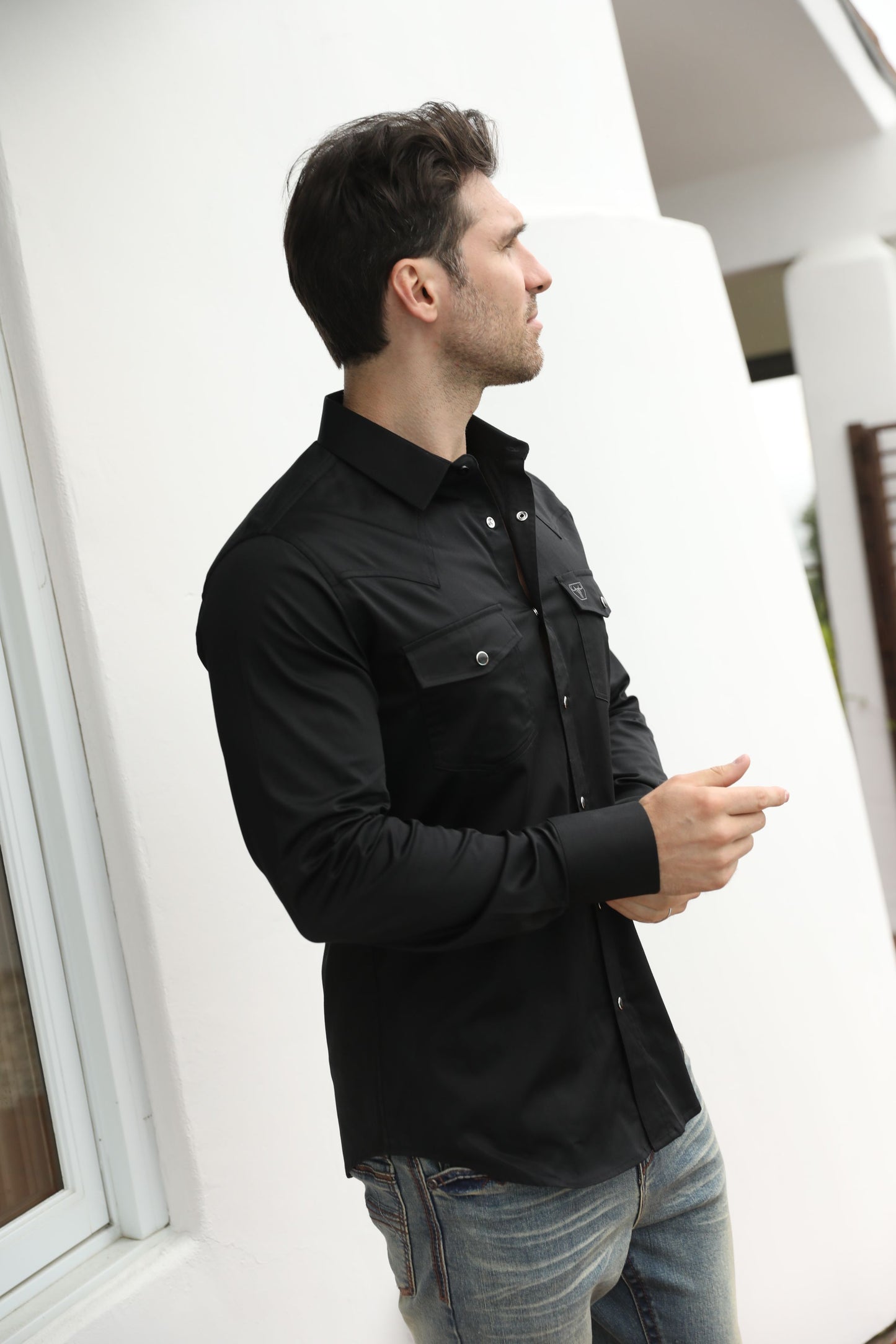 Men's Modern Fit Solid Black Dress Shirt