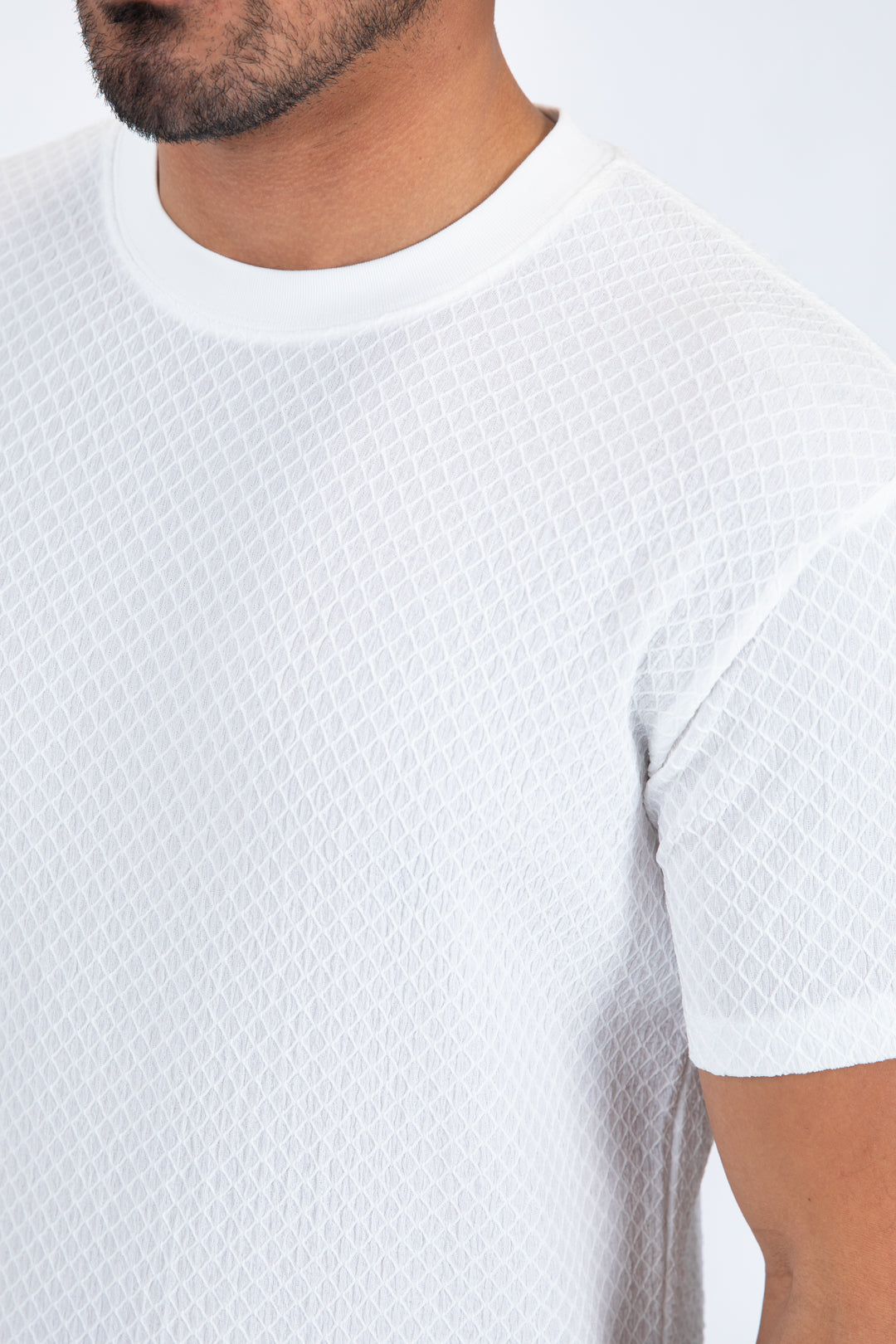 white solid texture tee men platini back