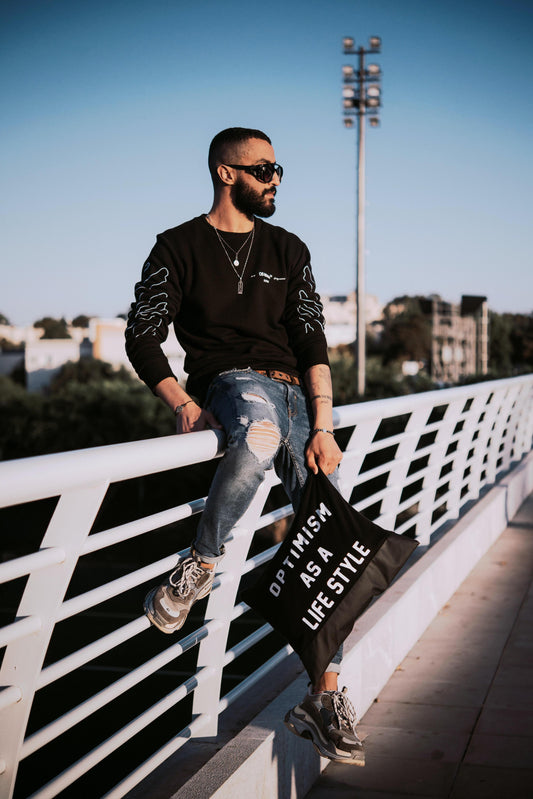 A Guide to Wearing Distressed and Ripped Jeans