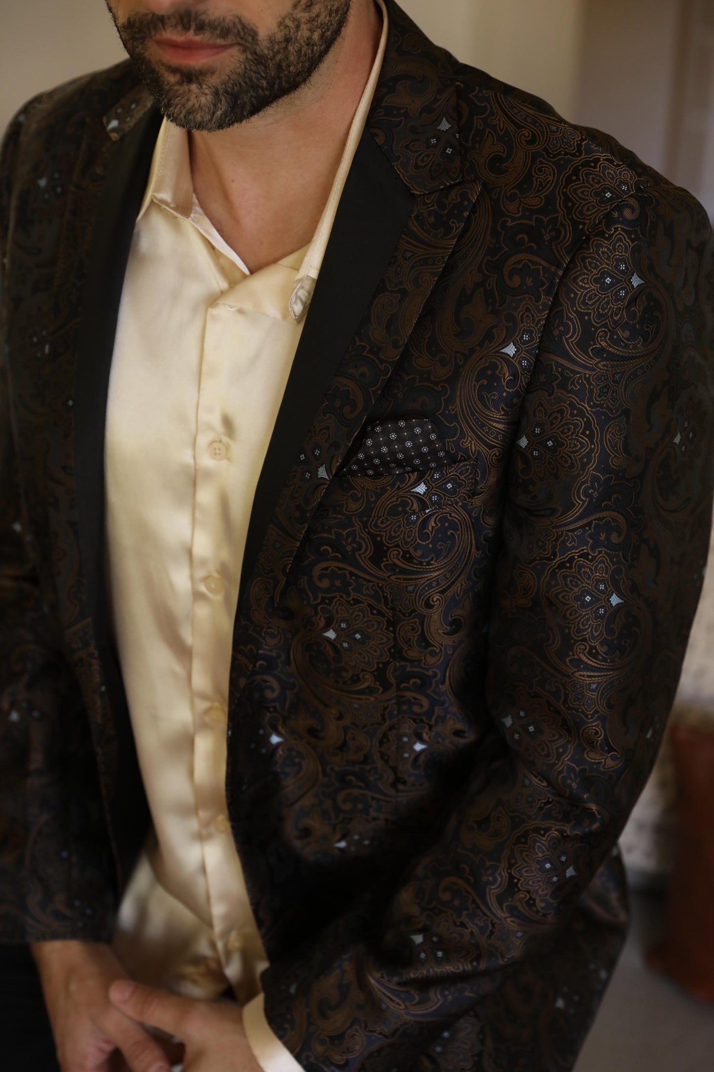 black/gold modern fit evening blazer men platini lifestyle zoom detal