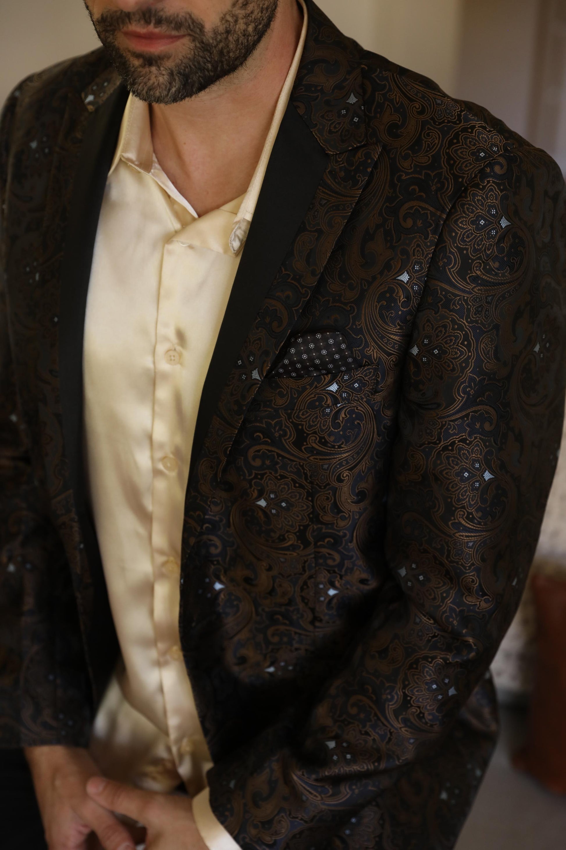 black/gold modern fit evening blazer men platini lifestyle zoom detal