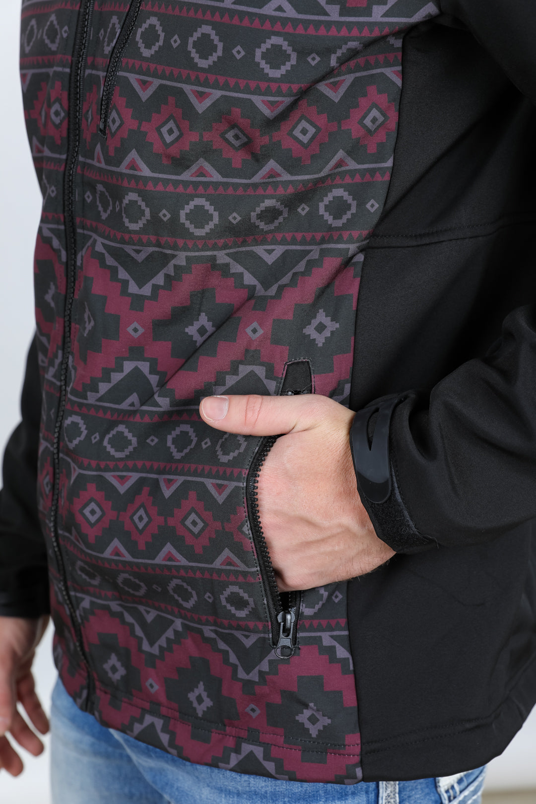 black aztec softshell jacket back platini detail