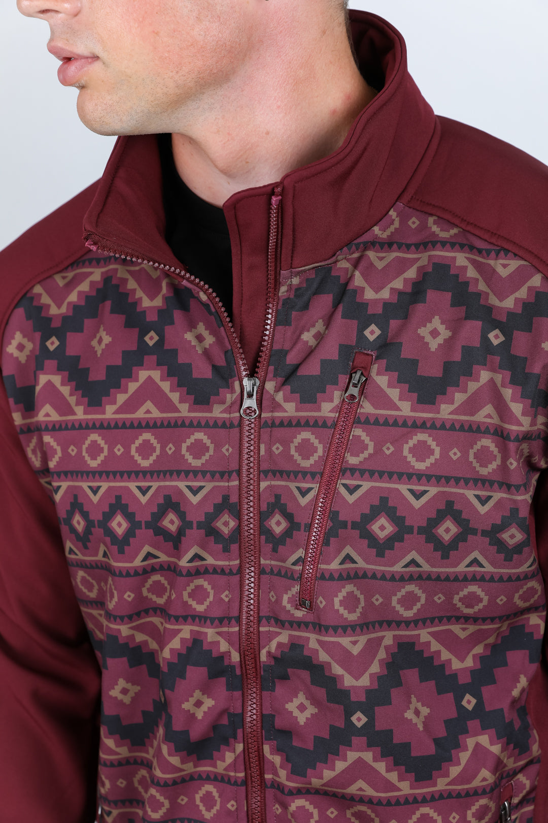 burgundy aztec softshell jacket close platini detail