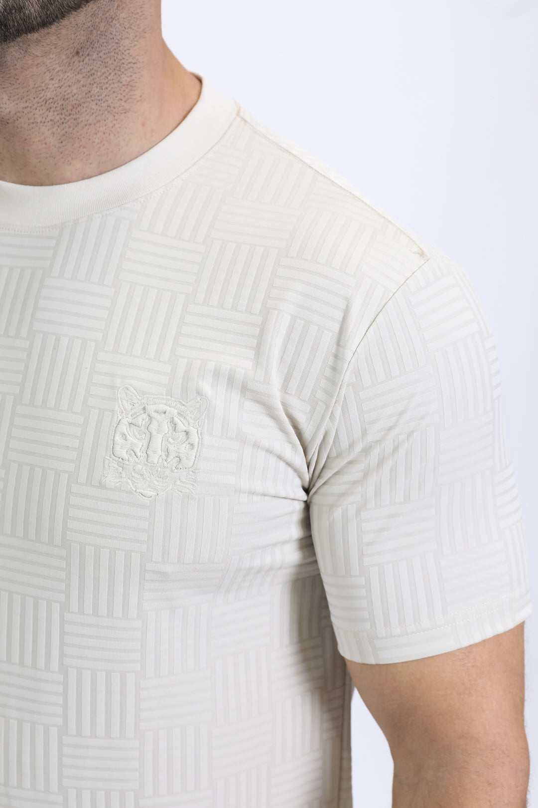 beige jaguar stripe tee detail platini