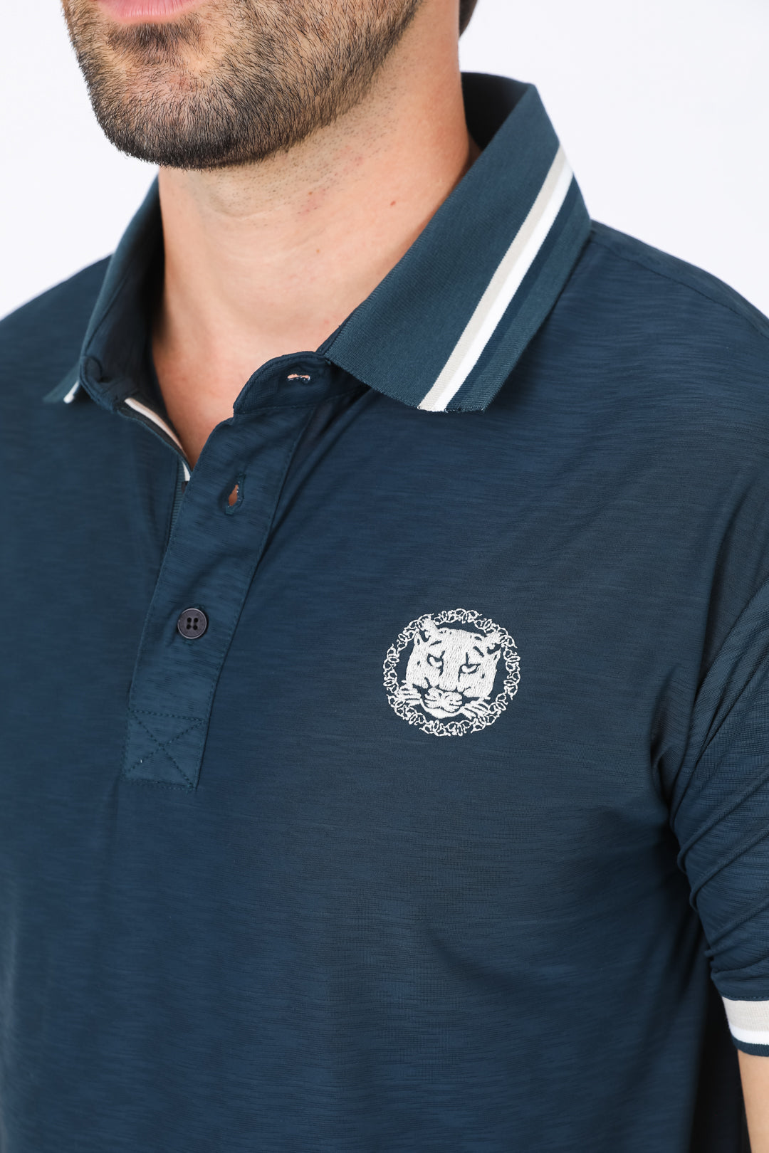 navy platini logo polo detail platini