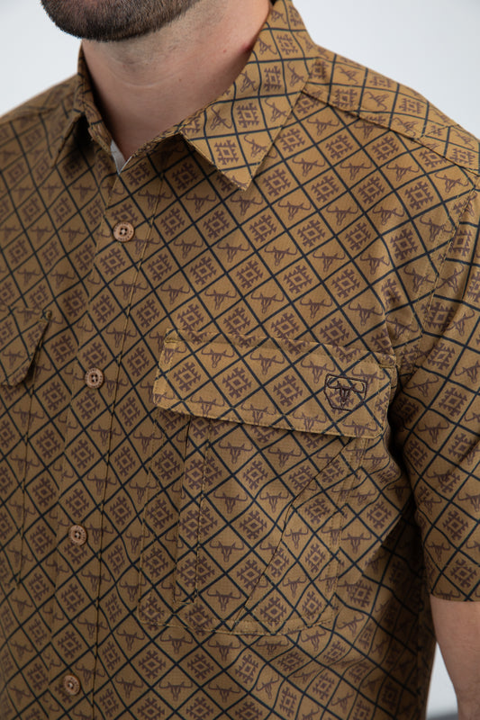camel diamond longhorn performance shirt men platini close-up
