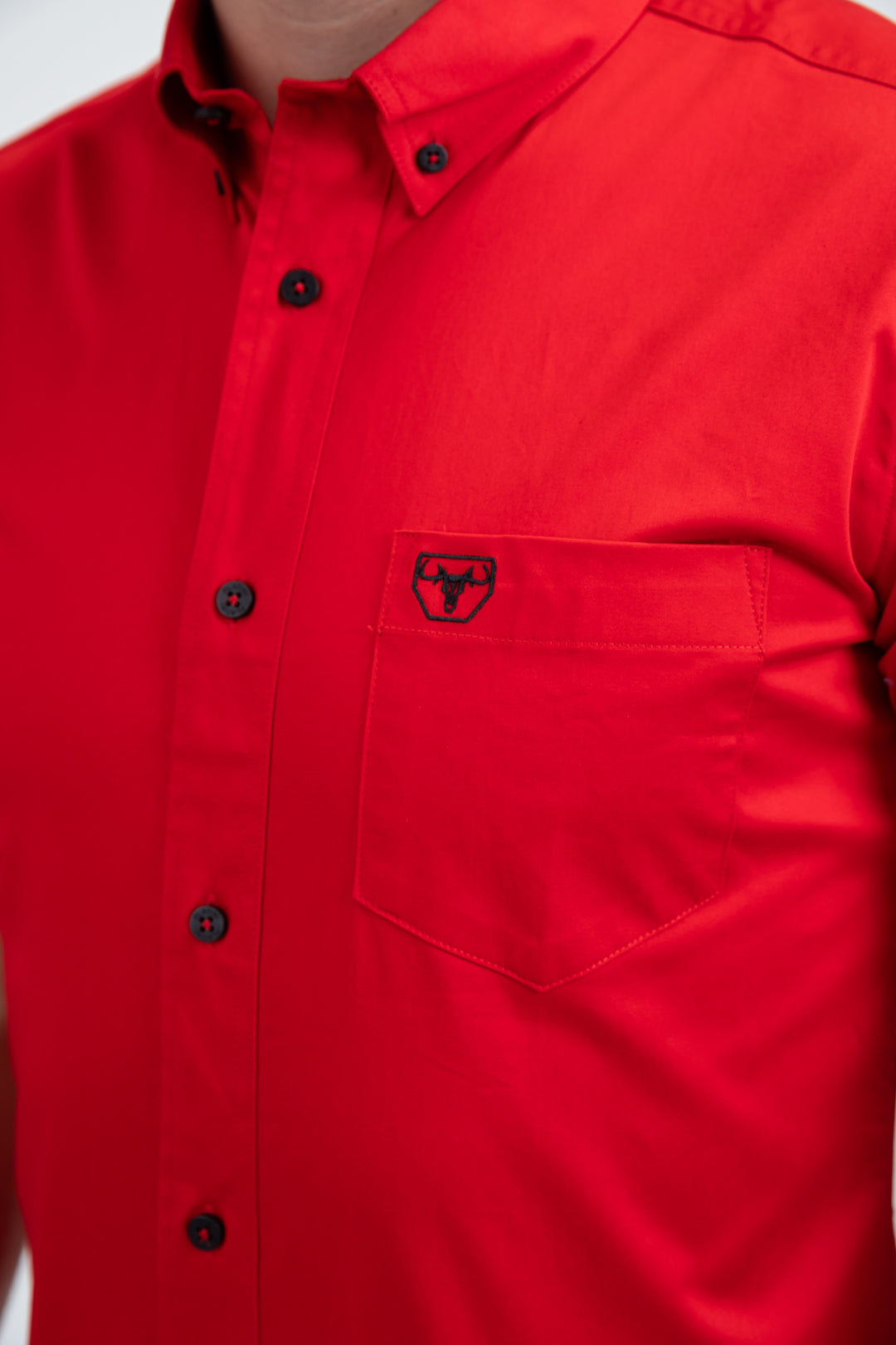 Men’s Single Pocket Logo Modern Fit Stretch Red Short Sleeve Shirt