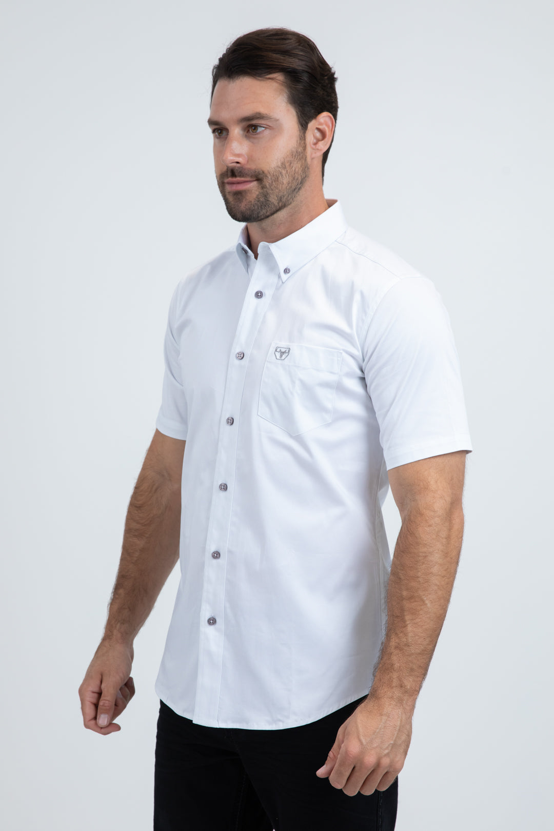 Men’s Single Pocket Logo Modern Fit Stretch White Short Sleeve Shirt