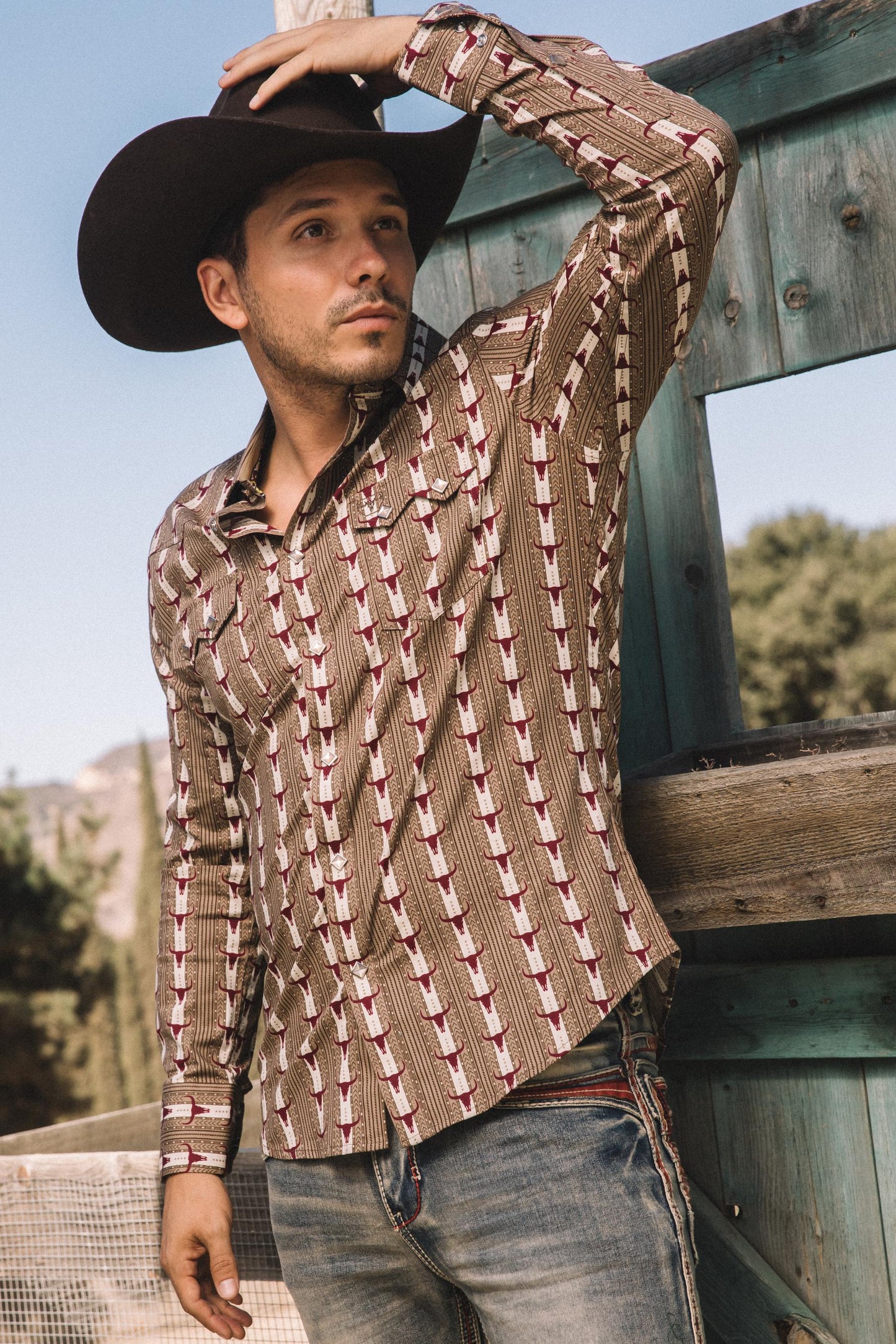 Mens Western Modern Fit Cotton/Spandex Long Sleeve Beige Shirt with Snaps