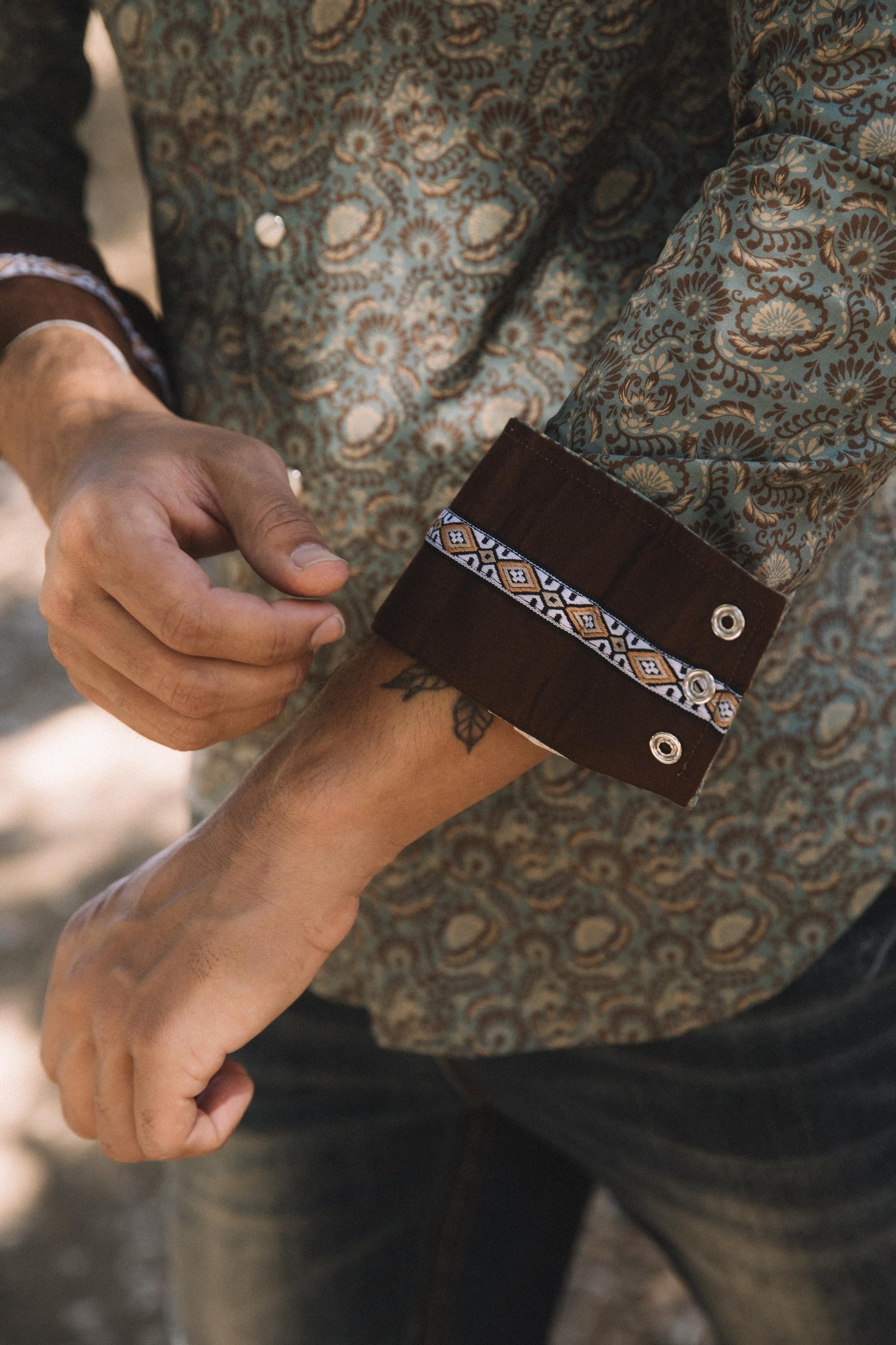 Mens Western Modern Fit Cotton/Spandex Long Sleeve Blue Shirt with Snaps