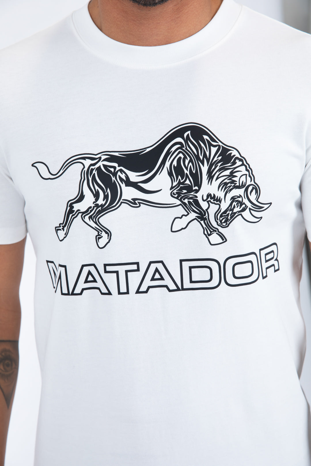 white matador bull tee detail platini