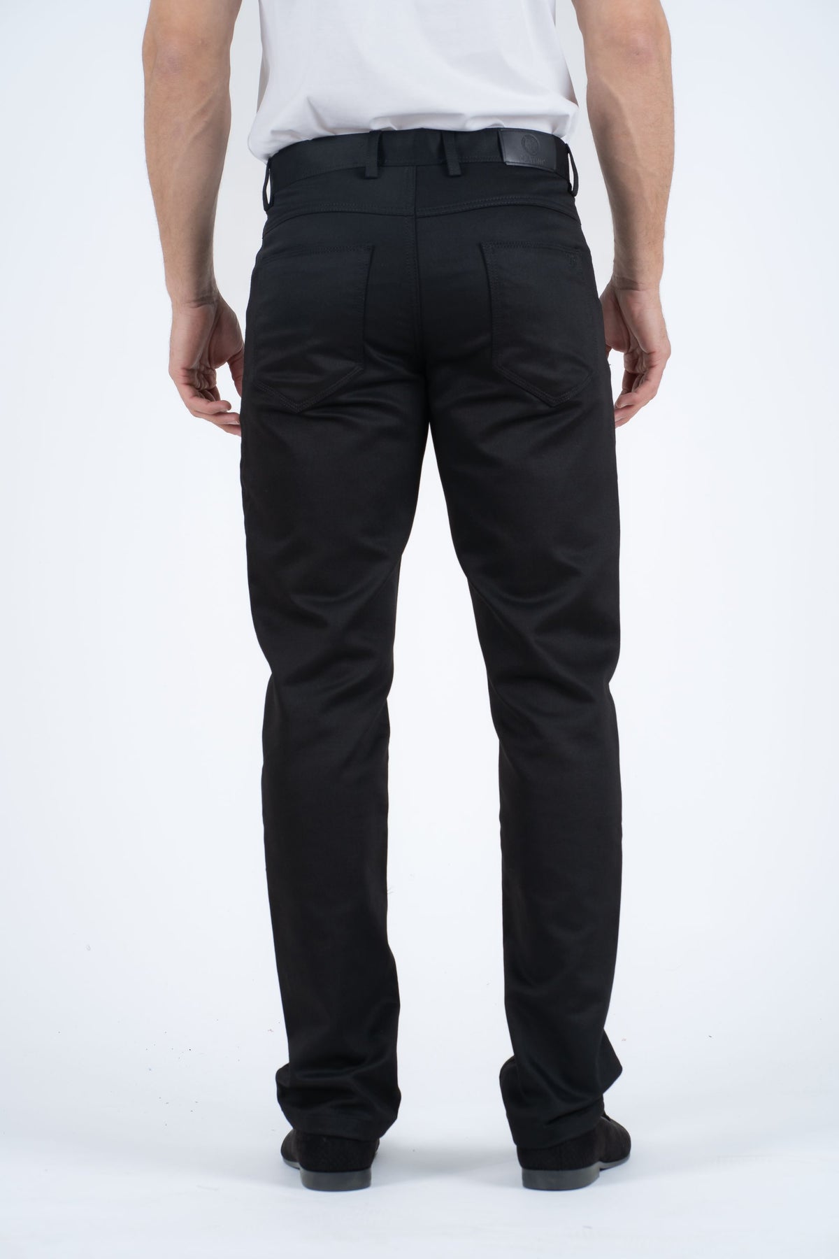 black fenton scroll relaxed fit pant men platini front